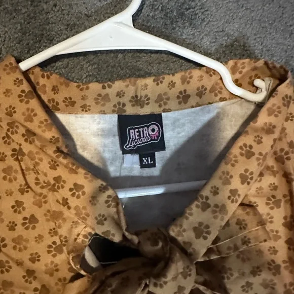 Retrolicious Brown Paw Print Blouse - Picture 3 of 5